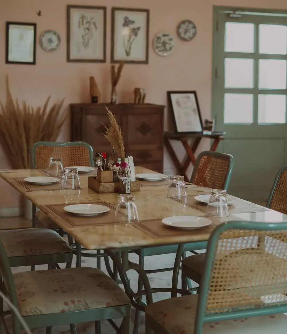 The main dining room at Café Auberge, Jaipur
